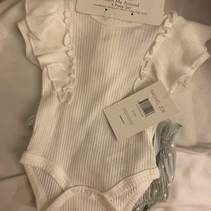 Baby girl newborn 0-3 months - brand new w tags